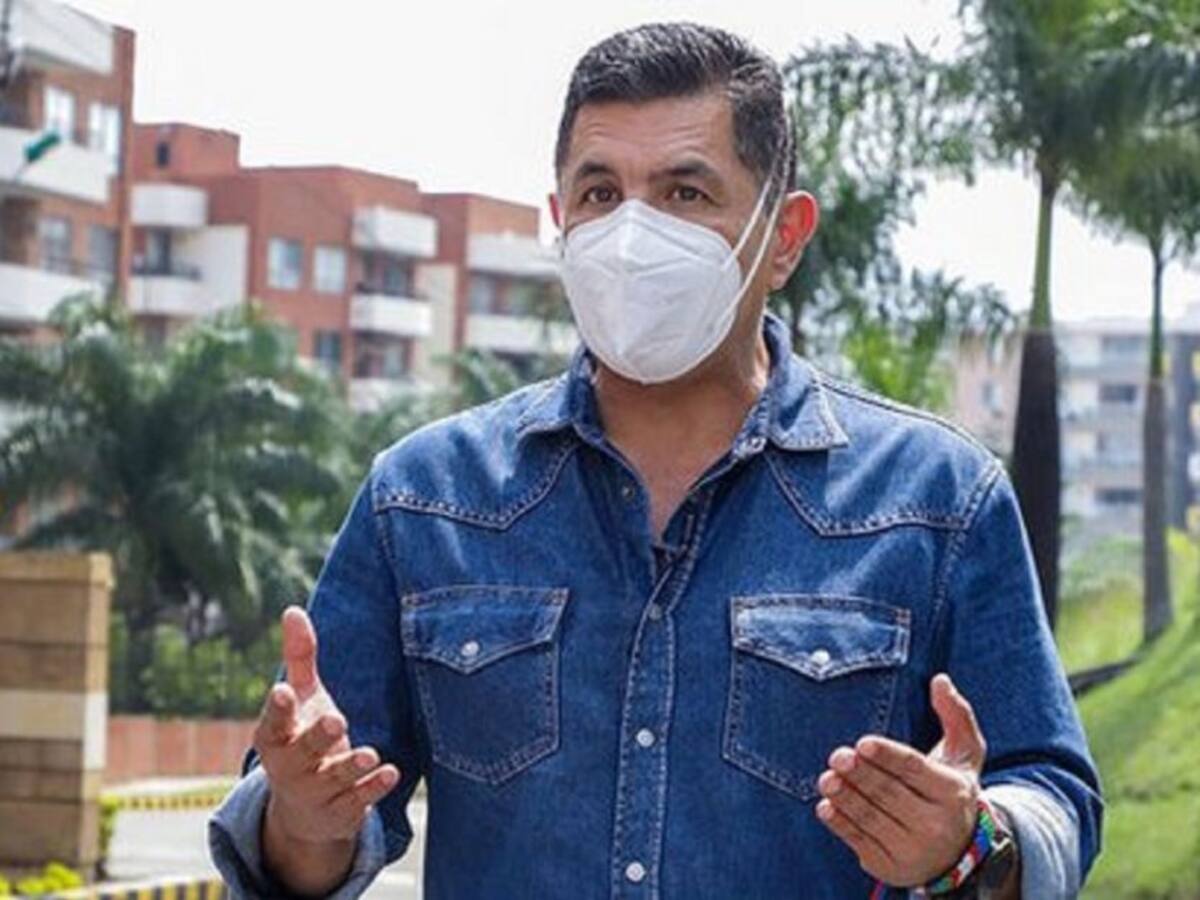 Maestros también deberían estar en primera etapa de vacunación