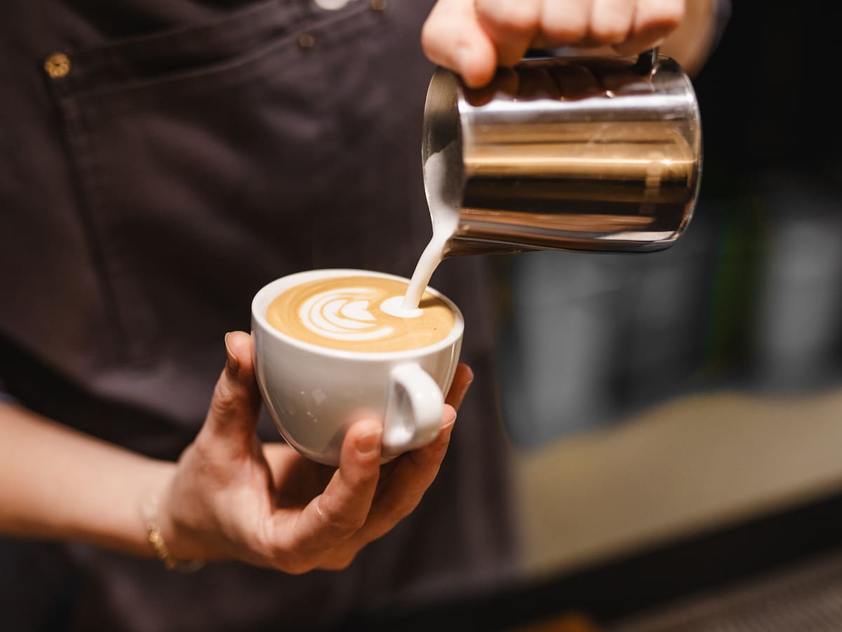 ¿El café más caro del mundo? Catalina Maya pagó $47.000 por un capuchino en Qatar