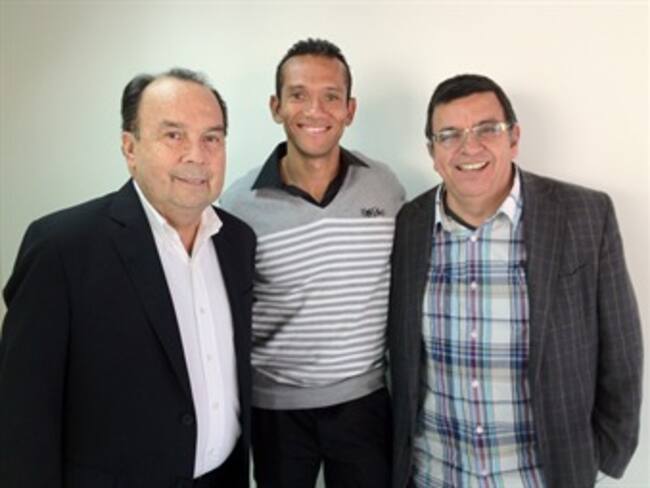 El atleta colombiano Paulo César Villar estuvo en Caracol Radio