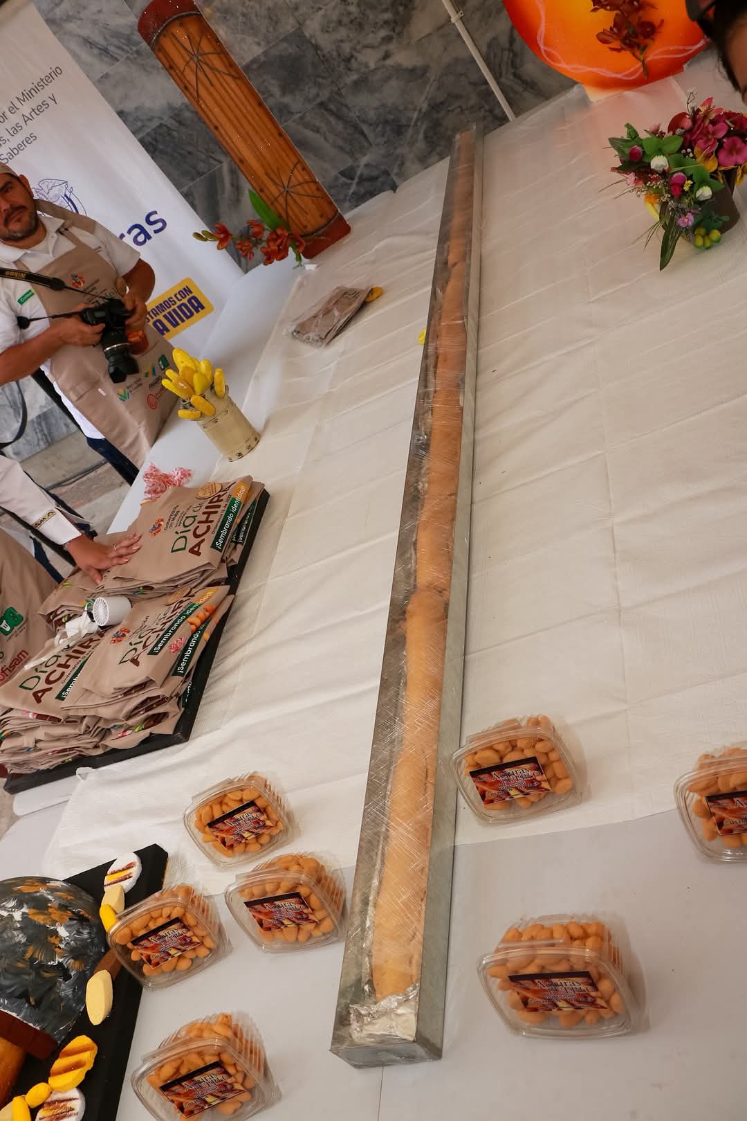 El bizcocho hecho con harina de achira identifica a los Huilenses en colombia y el mundo.