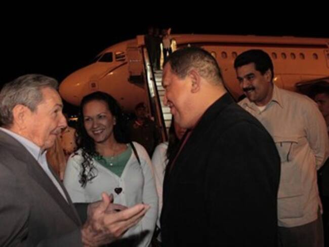 Chávez vuelve a emocionarse y a encomendarse a Cristo antes de partir a Cuba