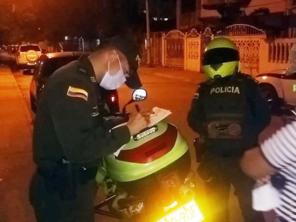 Intervienen fiesta en patio de una casa de Cartagena con 150 personas