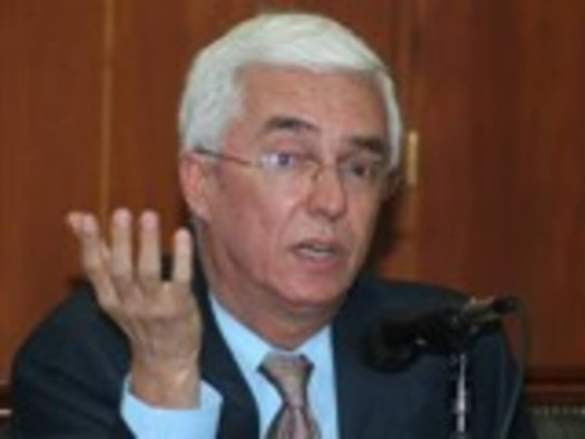 El Polo Democrático insiste en pedir la renuncia al ministro de Agricultura por el escándalo de programa Agro Ingreso Seguro