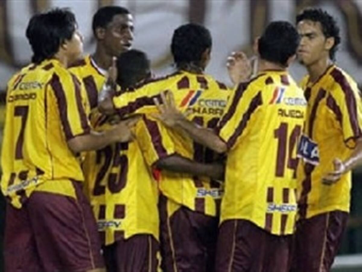 Deportes Tolima y Real Cartagena dominan el fútbol colombiano