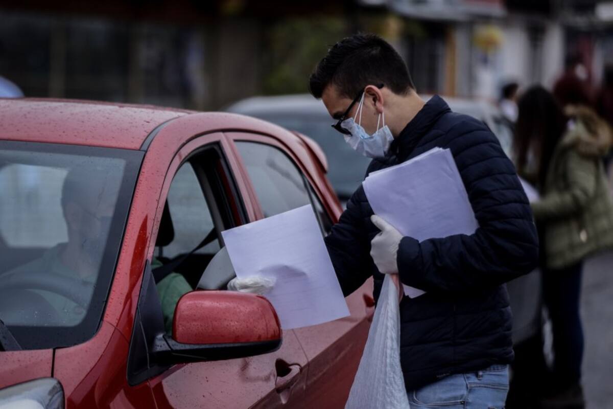 Los bogotanos firman un documento que sirve para monitorearlos.