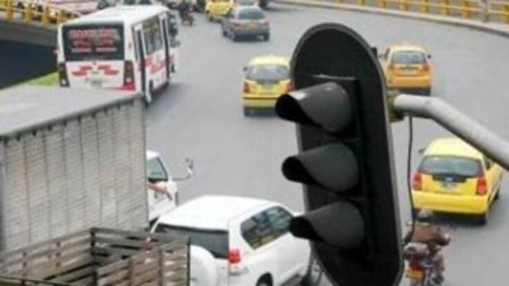 Por lío con ETB está atrasada red semafórica: De Roux