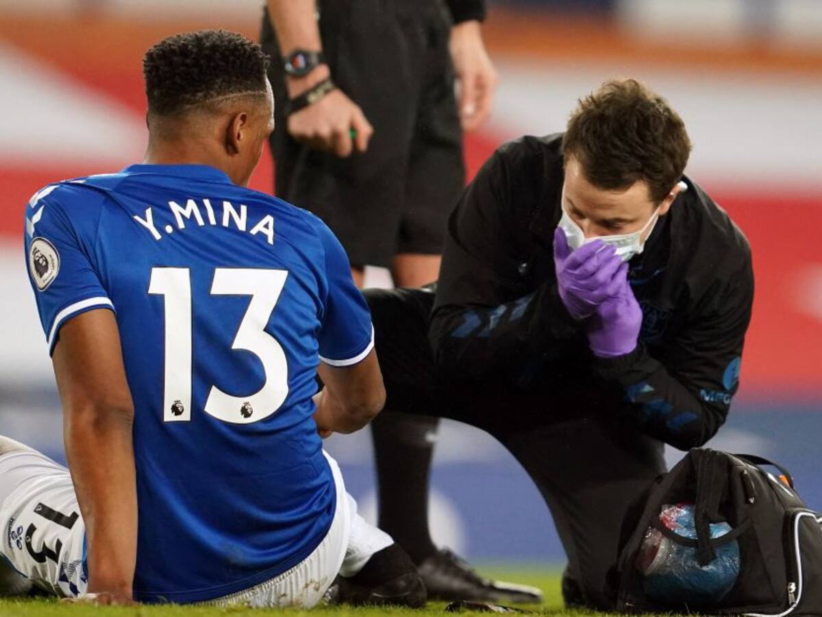 Otro dolor de cabeza para Rueda: Mina se lesionó en juego del Everton