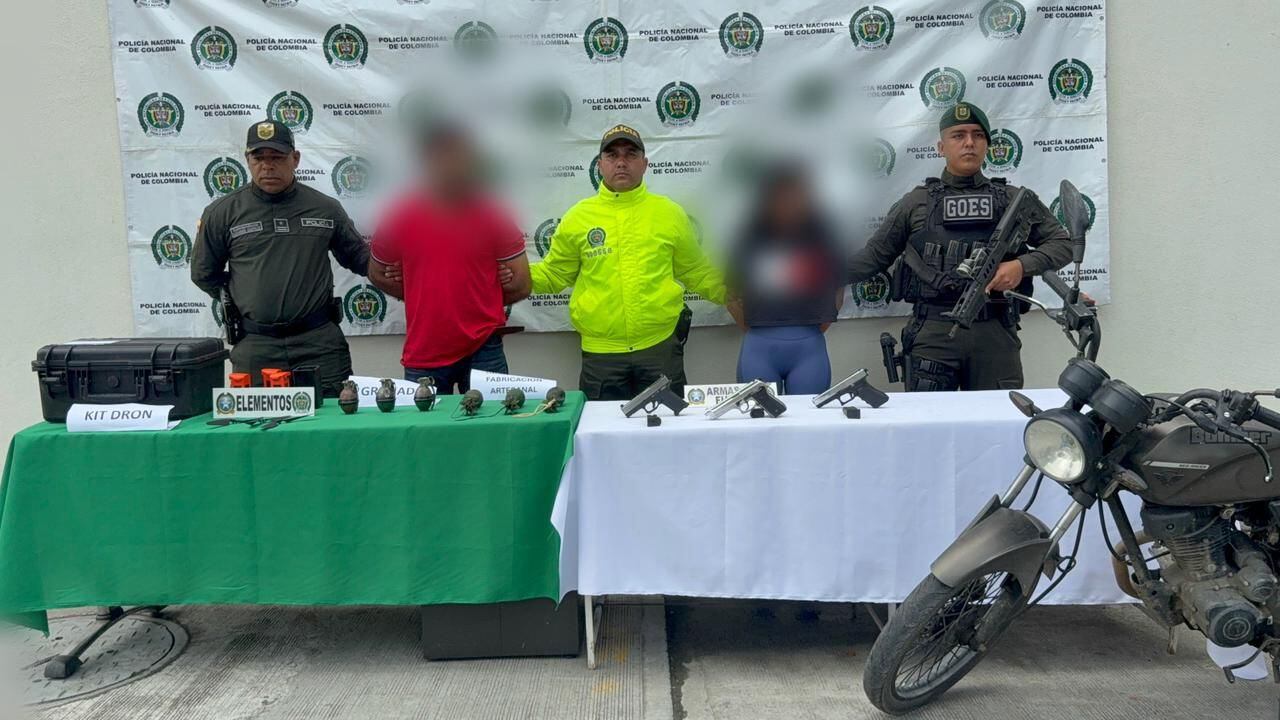 Capturan en la vía Cali-Palmira a dos presuntos disidentes Farc con armas, granadas y drones