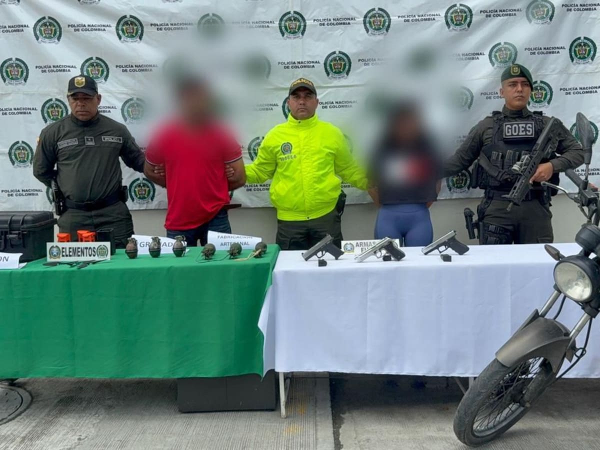 Capturan en la vía Cali-Palmira a dos presuntos disidentes Farc con armas, granadas y drones