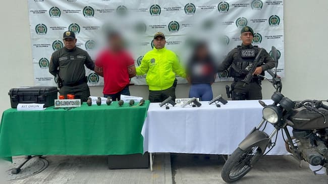 Capturan en la vía Cali-Palmira a dos presuntos disidentes Farc con armas, granadas y drones