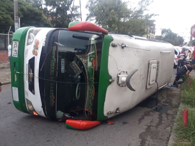 Un muerto y 14 heridos dejan dos accidentes de transito en el Valle