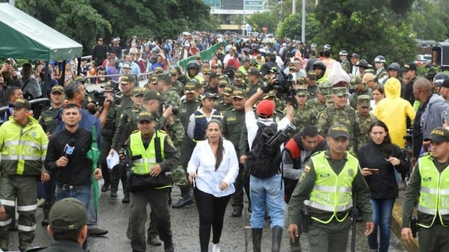 Autoridades destruyen pasos irregulares en la zona de frontera. Foto: Policía de Cúcuta