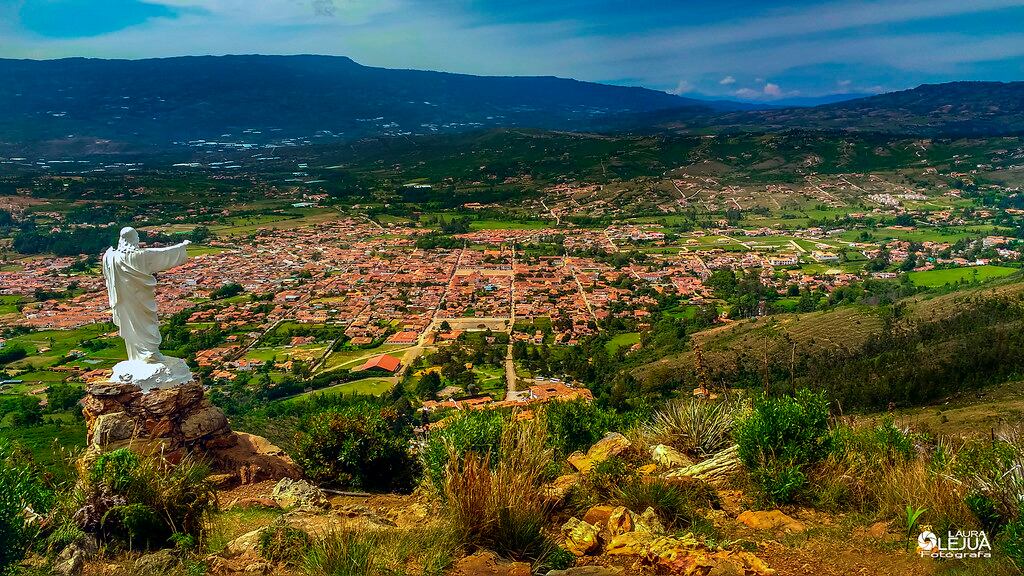 En el sendero peatonal que conduce hacia El Cerro, fue encontrado el cuerpo sin vida. Foto | Laura Olejua