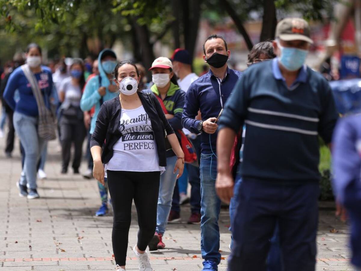 Gobierno de Antioquia pide aislarse a quienes salieron en el Día sin IVA