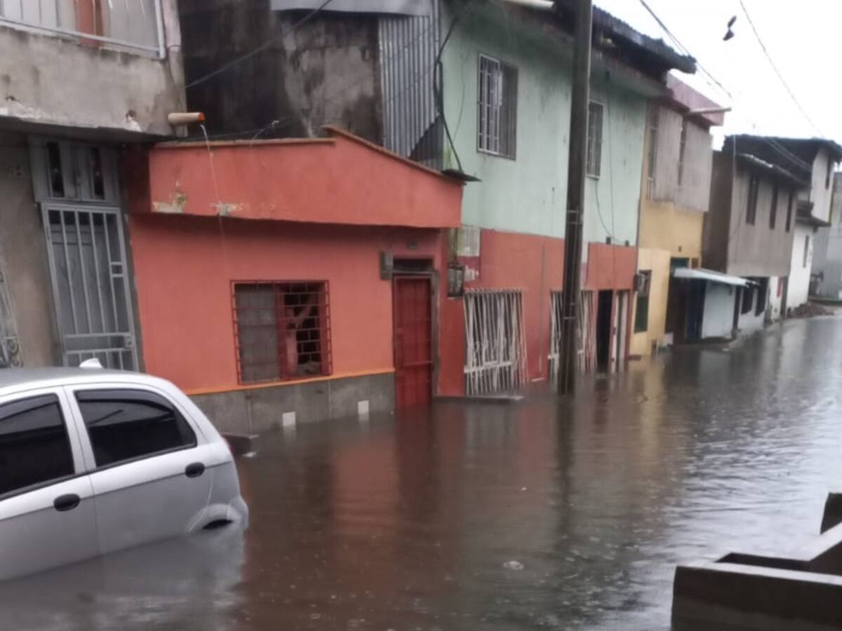 23 familias afectadas por inundación en Armenia, autoridades anuncian inversión