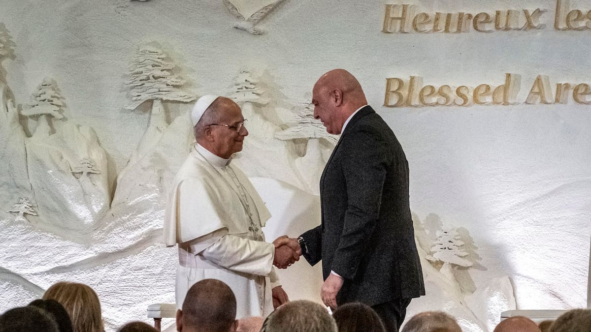 El papa León XIV pide a su llegada a Líbano “anteponer la paz a todo lo demás”