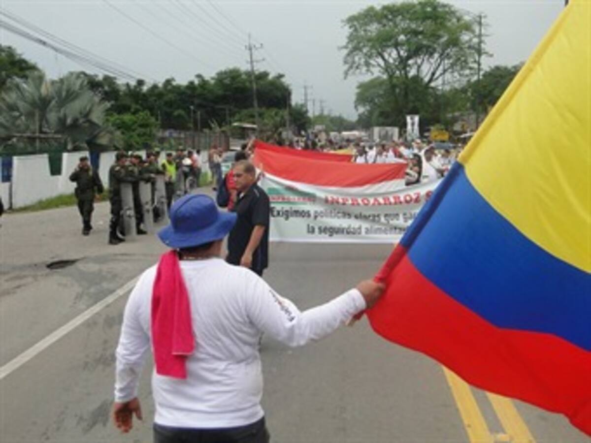 Campesinos ganadores del Premio Nacional de Paz se unen al paro agrario