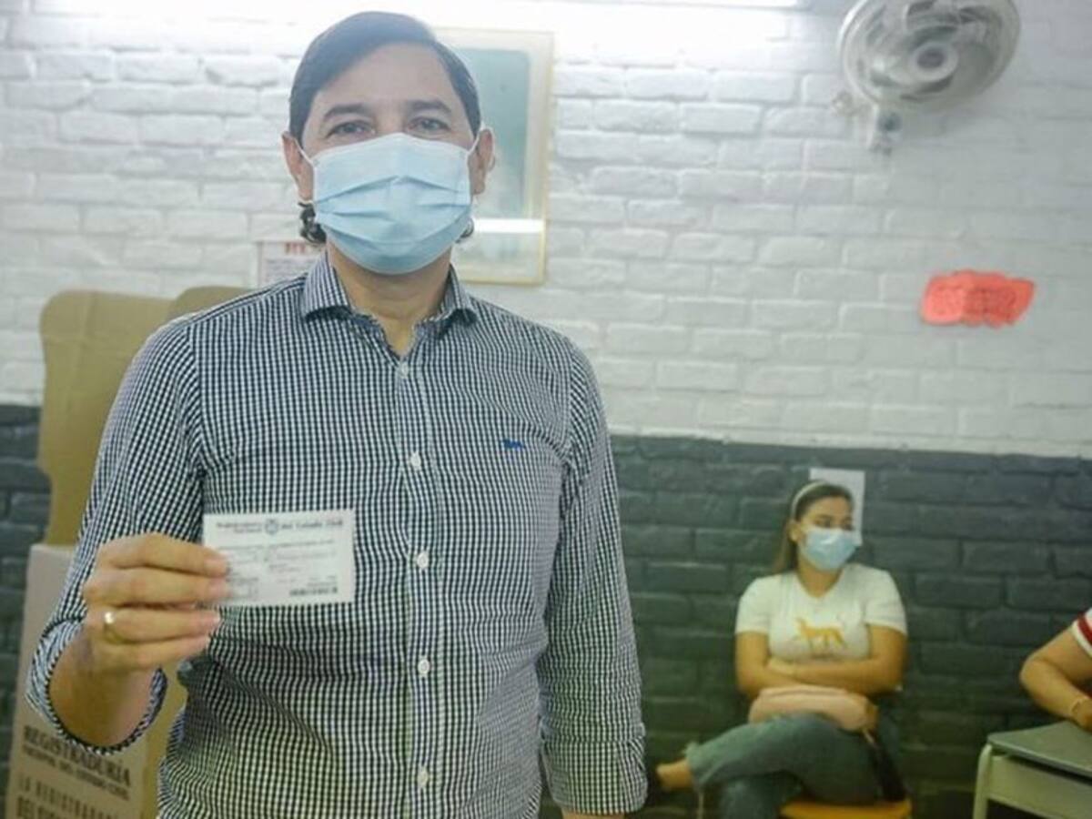 Por presunto apoyo a 'Fico', abren indagación al alcalde de Ibagué
