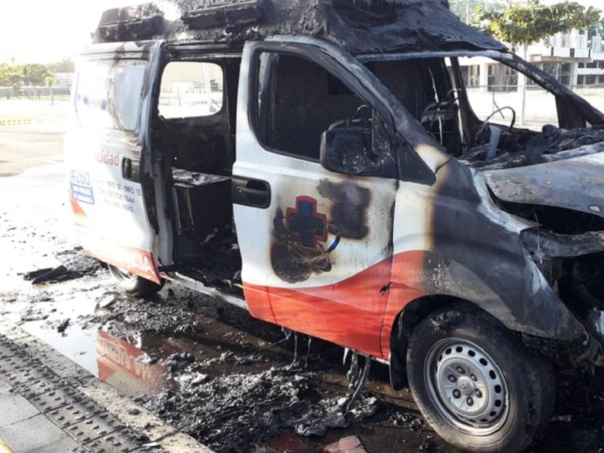 Secretaría de Salud prende alarmas tras incendio de ambulancia