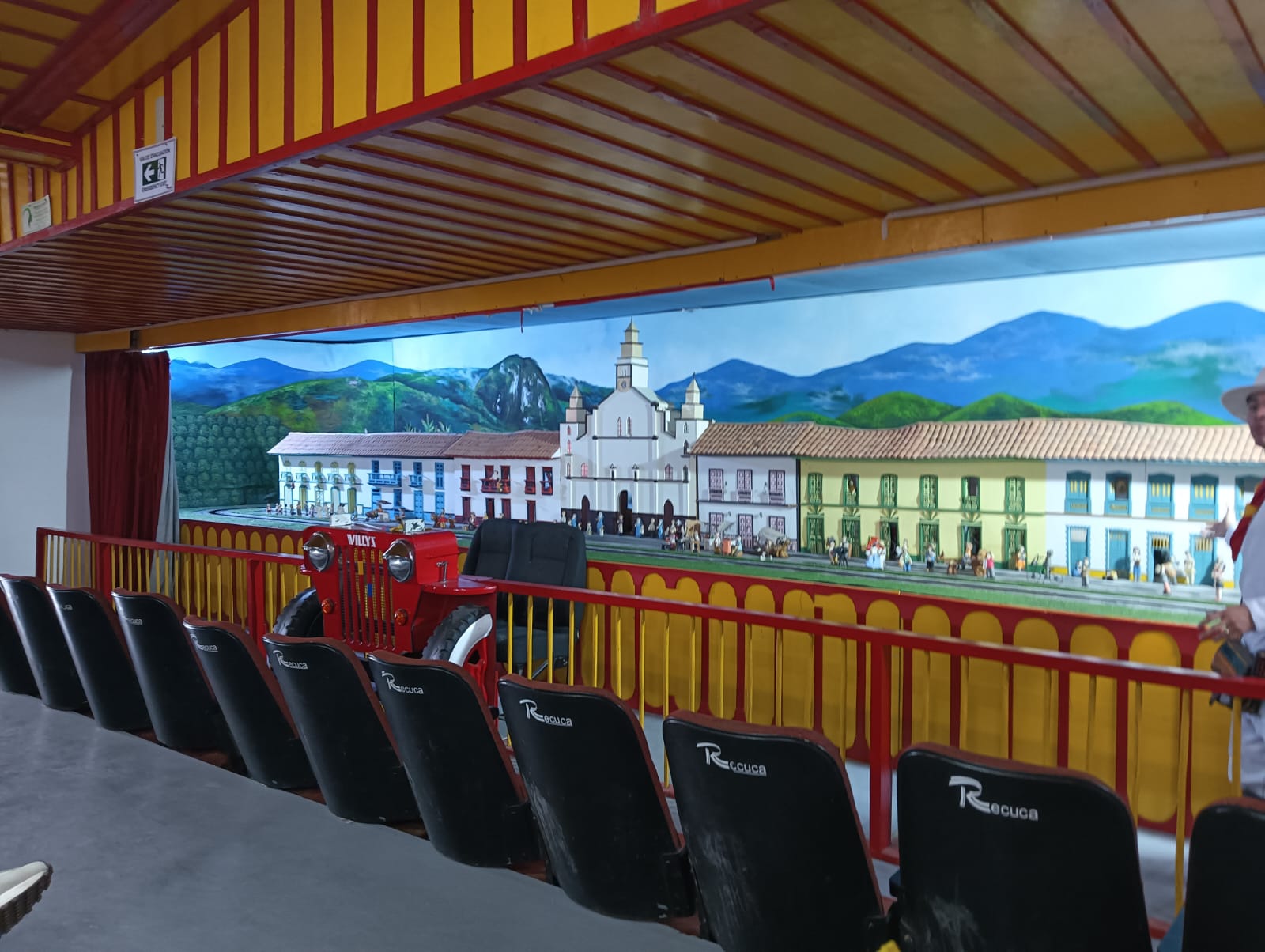 La hermosa replica antigua de la iglesia y las casas tradicionales del municipio de Circasia en el parque Recuca en Quindío. Foto: Adrián Trejos