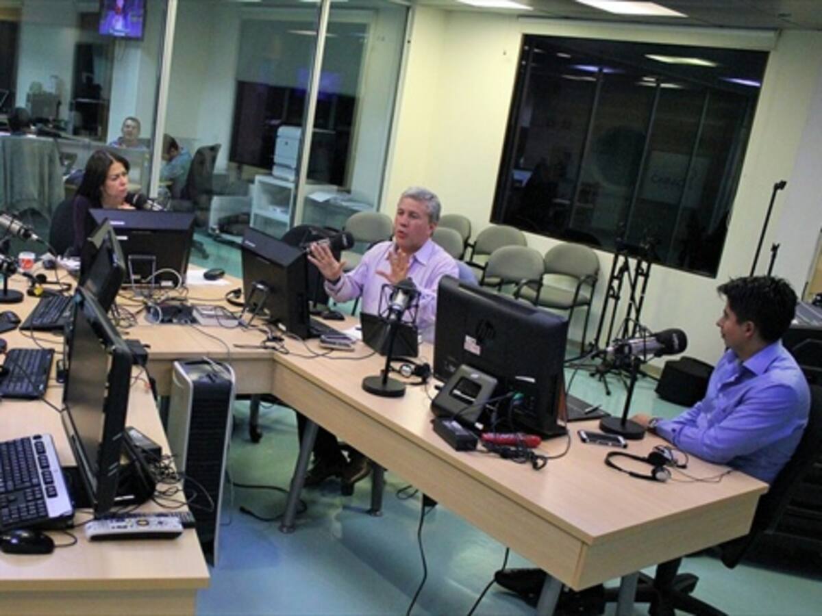 El senador Navarro plantea un régimen semiparlamentario