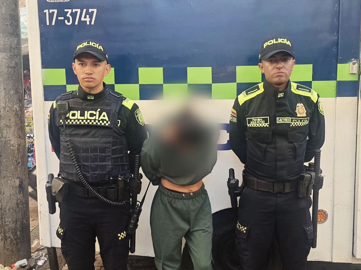 Capturan en Bogotá a mujer con circular azul de Interpol