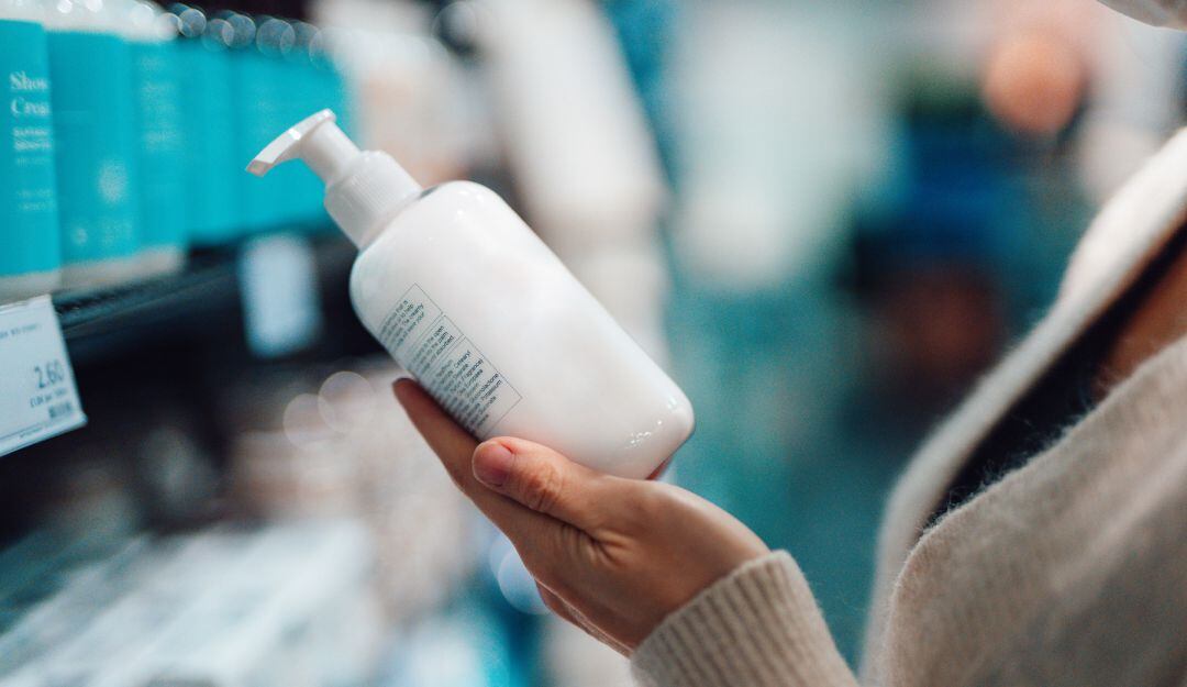 ¡Atención! Retiran más de 30 marcas de champú por un posible contenido cancerígeno