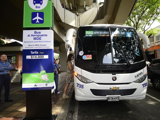 Bus aeropuerto de Rionegro