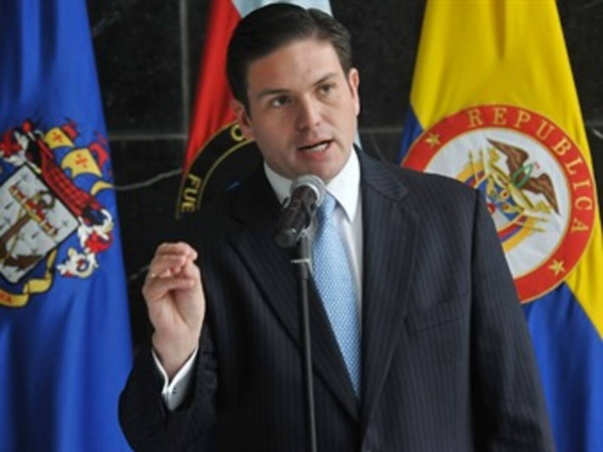 Mindefensa anuncia plan para acabar ollas del microtráfico en el país