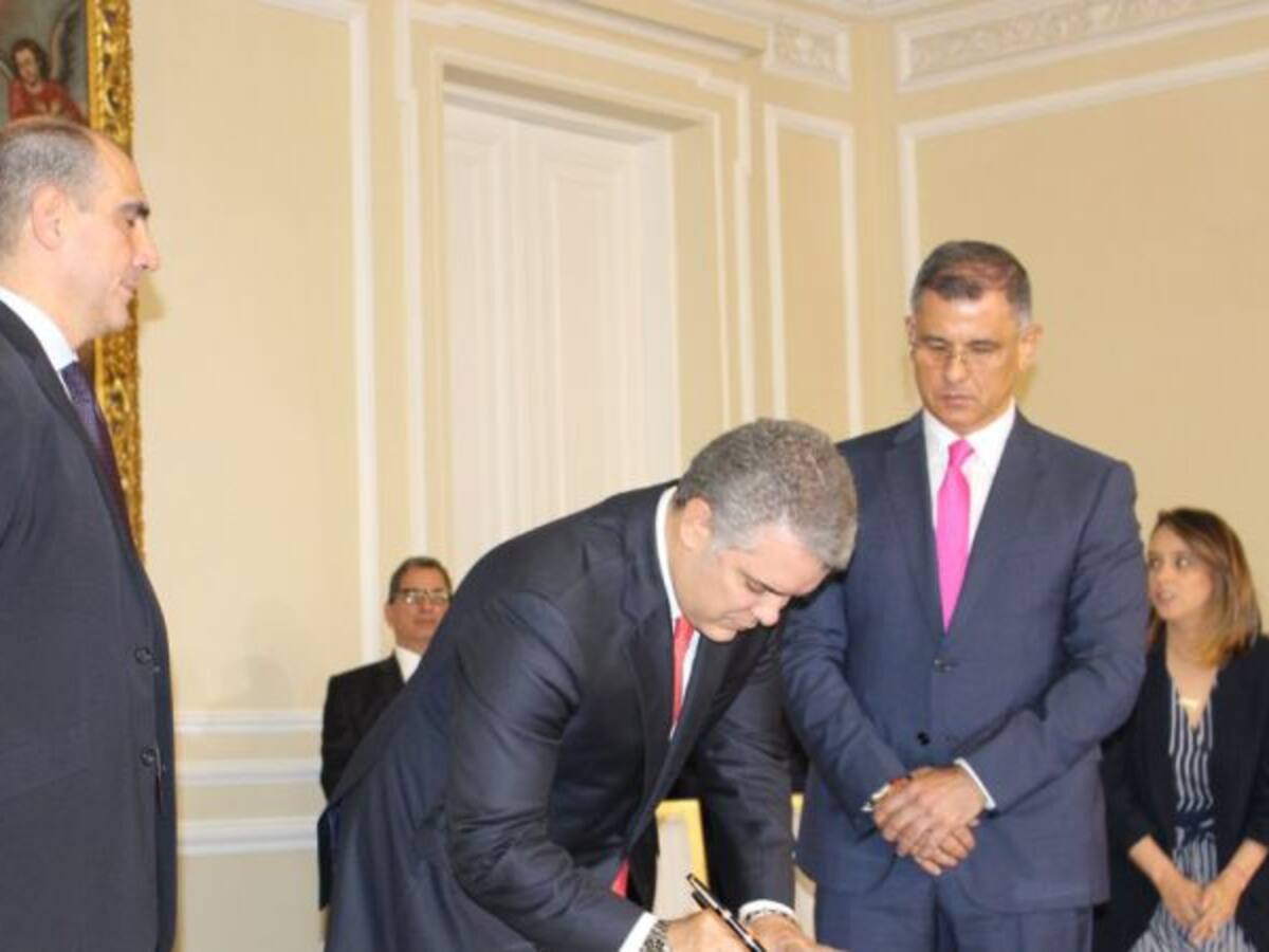 Se posesionó el nuevo director del Invima