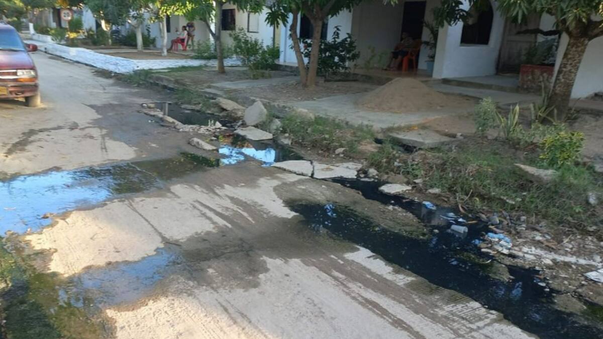 Denuncian aguas negras estancadas en Juan de Acosta, Atlántico