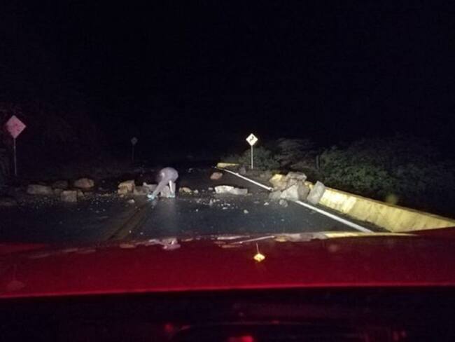 Cierre total en la vía entre Curos - San Gil