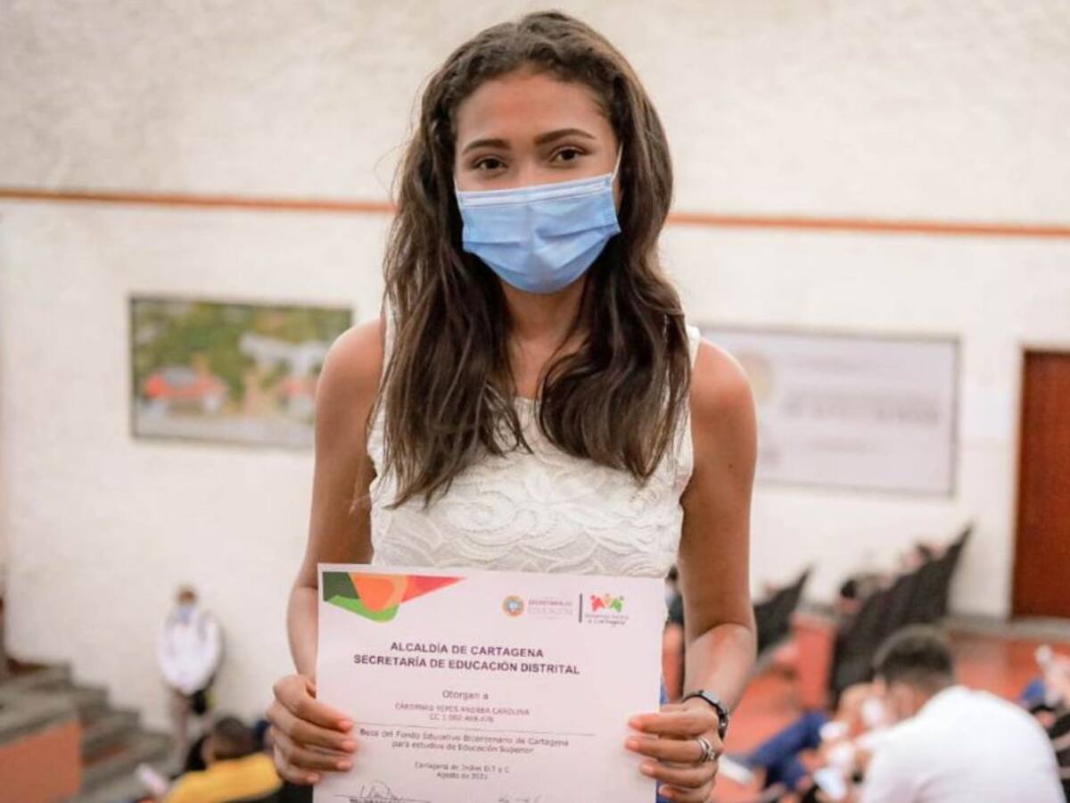 108 becas para estudios superiores de egresados de escuelas públicas