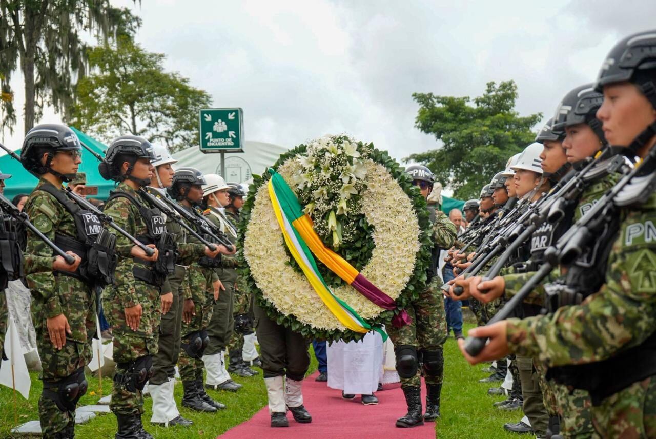 Ofrenda floral por los 27 años del terremoto del 25 de enero de 1999. Foto: Cortesía alcaldía de Armenia