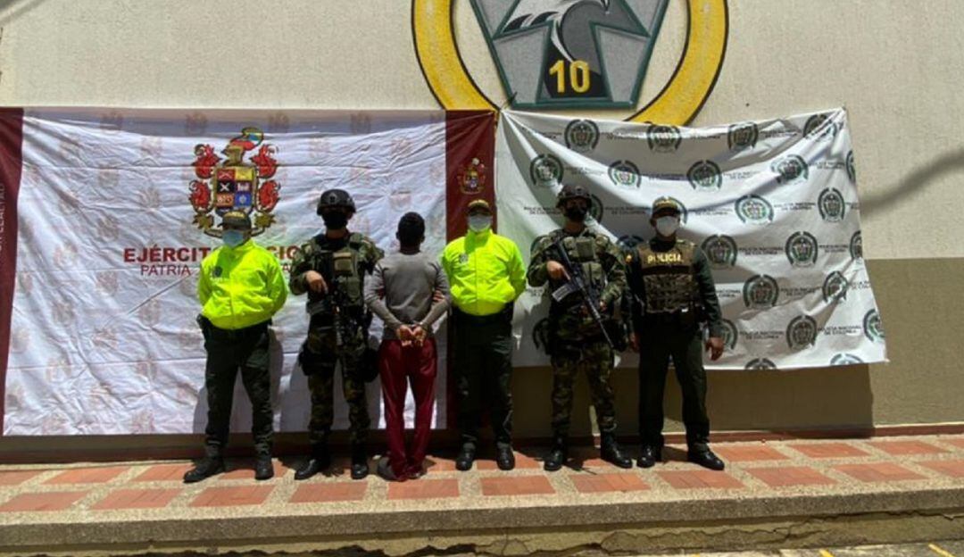 En el ataque a tres policías en Pailitas, también resultó herida la esposa de uno de ellos. 