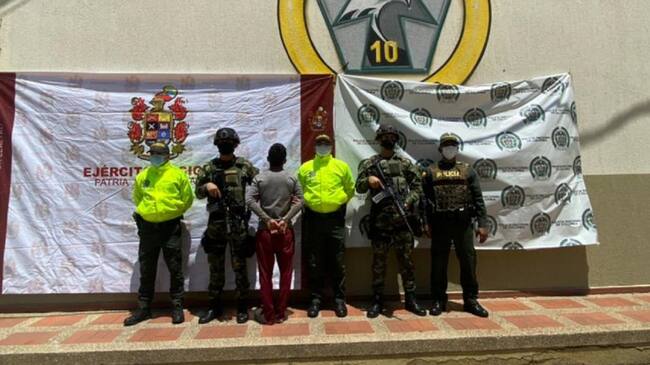 En el ataque a tres policías en Pailitas, también resultó herida la esposa de uno de ellos.