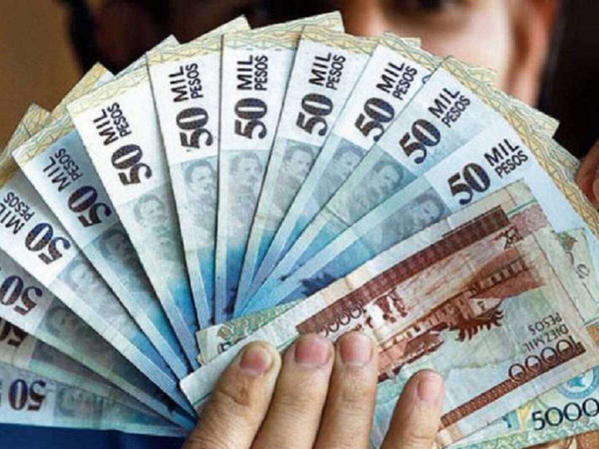 Cargos contra exdirector del HUV por presuntas irregularidades en contratos