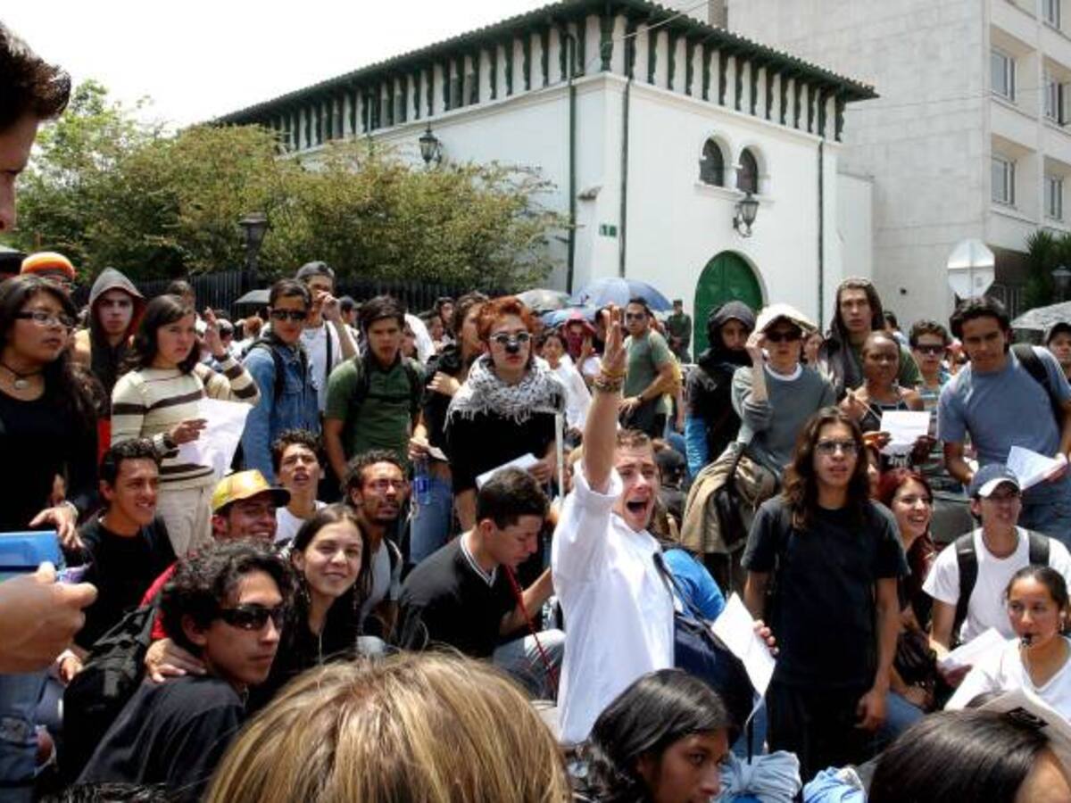 Uso de celulares aumenta deserción universitaria e impacta el nivel académico