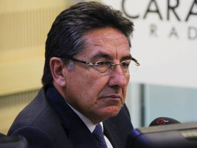Exfiscal Martínez : “Tengo pruebas sobre la estrecha relación entre Álvaro Leyva y Farc”