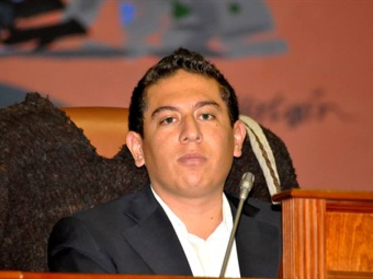Congresista denuncia que fue agredido por el Esmad en las protestas