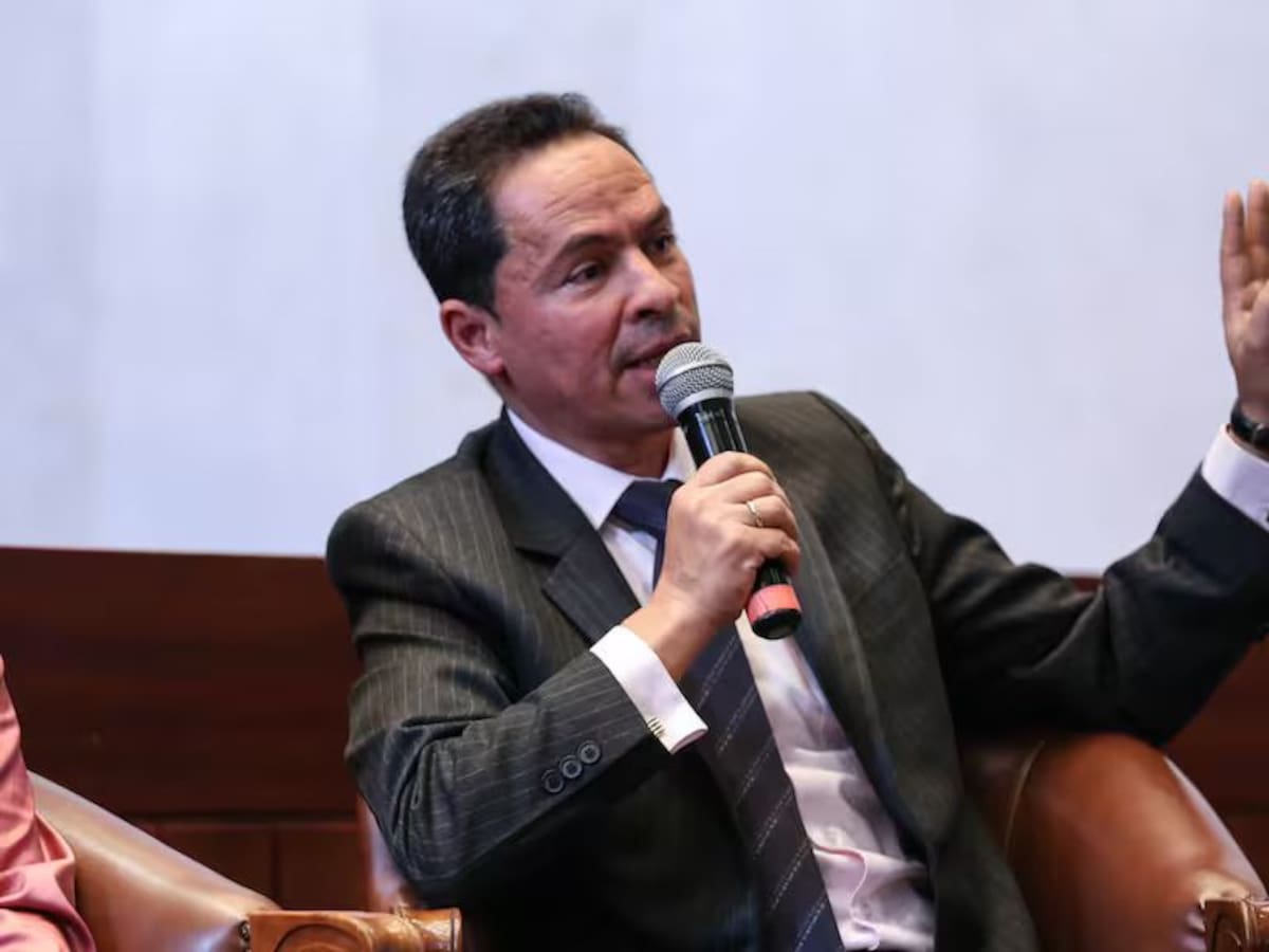 Habría personas que estarían haciendo interceptaciones ilegales desde Palacio: René Guarín