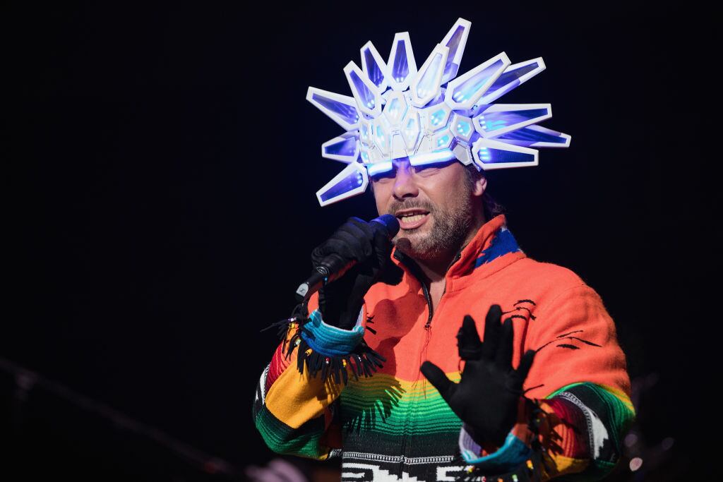 MEXICO CITY, MEXICO - APRIL 10: Jay Kay of Jamiroquai performs on stage at Arena Ciudad de Mexico on April 10, 2018 in Mexico City, Mexico (Photo by Victor Chavez/Getty Images)