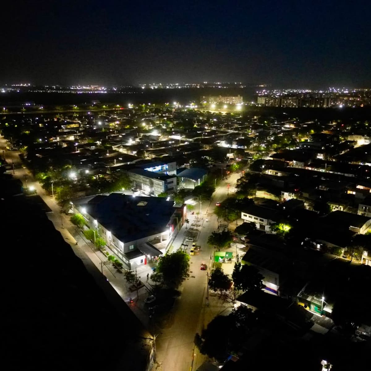 El Pueblo gana iluminación LED con la expansión del alumbrado público