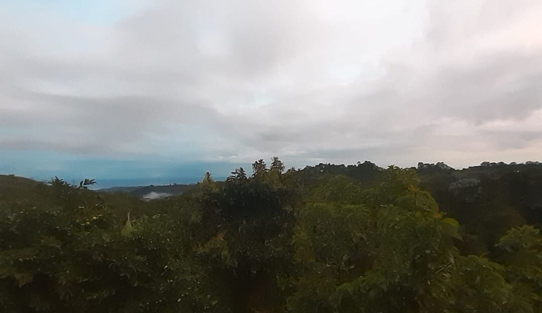 Cielo nublado en el departamento del Quindío, hermoso paisaje desde Filandia