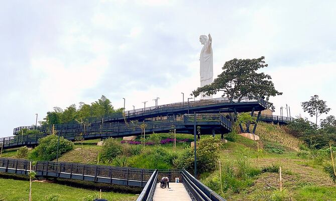 Está ubicado en el kilómetro 5 en el Cerro Los Cristales. / Alcaldía de Cali