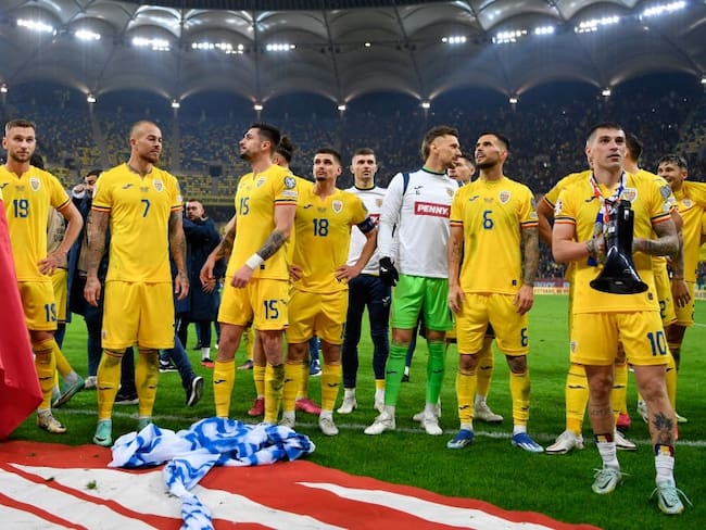 Selección de Rumania celebra la clasificación a la Eurocopa 2024 / Getty Images
