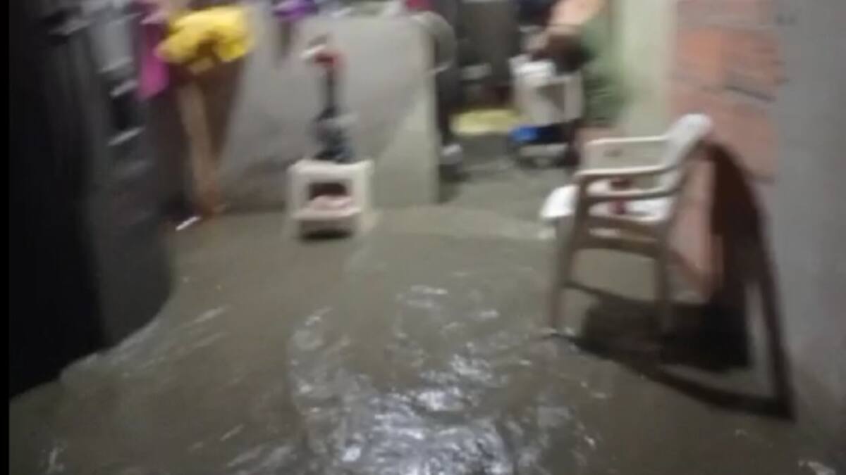 Al menos ocho viviendas afectadas tras creciente de un arroyo, en Barranquilla