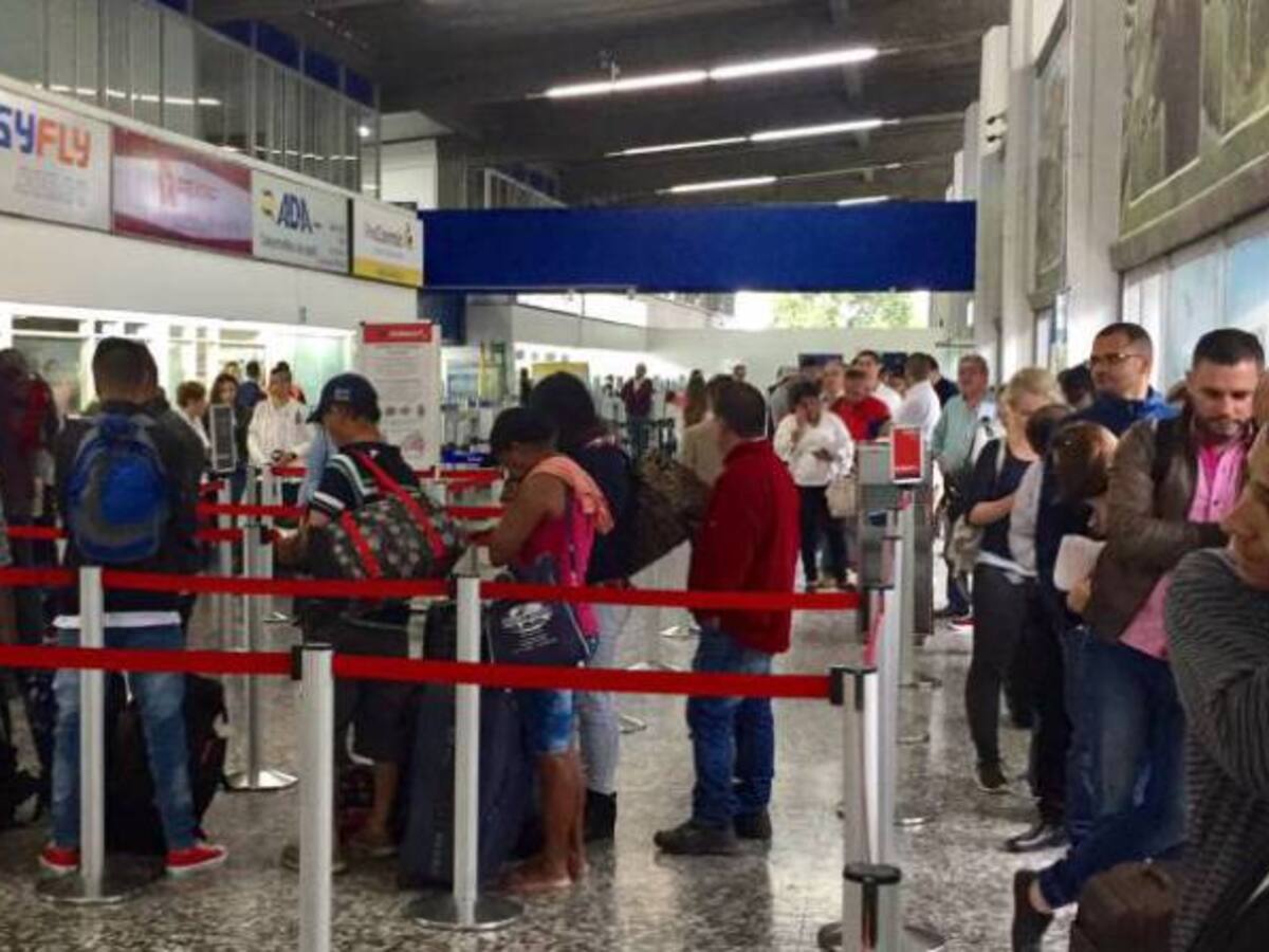 Recomendación de llegar con dos horas de anticipación al Aeromatecaña