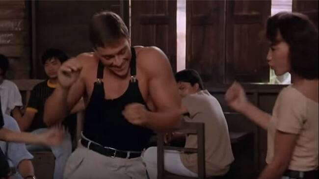 Jean Claude Van Damme bailando en Kickboxer. Foto: Captura de pantalla YouTube Awwesome Ness