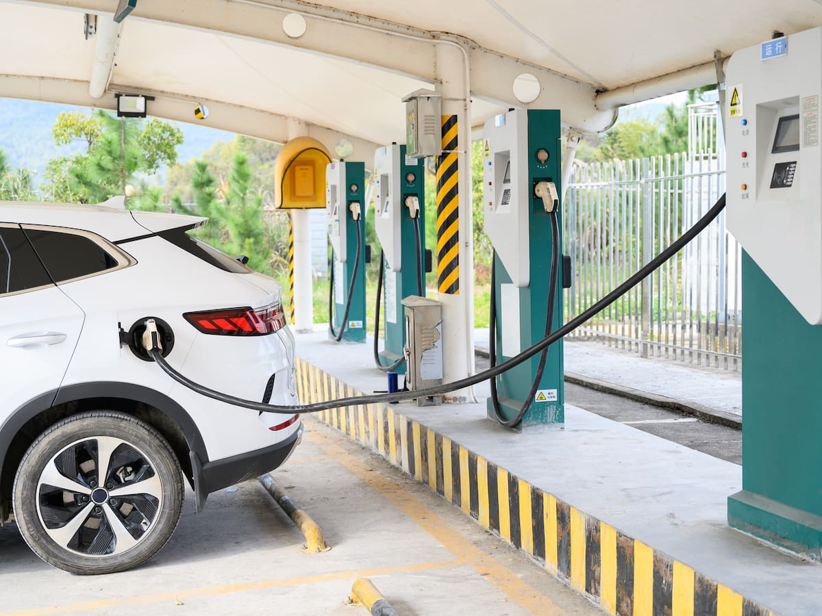 ¿Dónde cargar su carro eléctrico en Bogotá? Hay más de 70 puntos disponibles